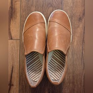 Taos Women's Twin Luxe Gore Leather Caramel Slip-On Shoes